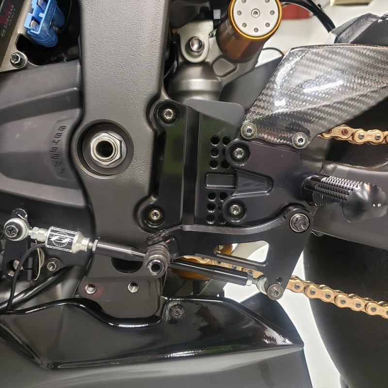 Graves Motorsports WORKS Adjustable Rearsets Kit - Kawasaki ZX-6R
